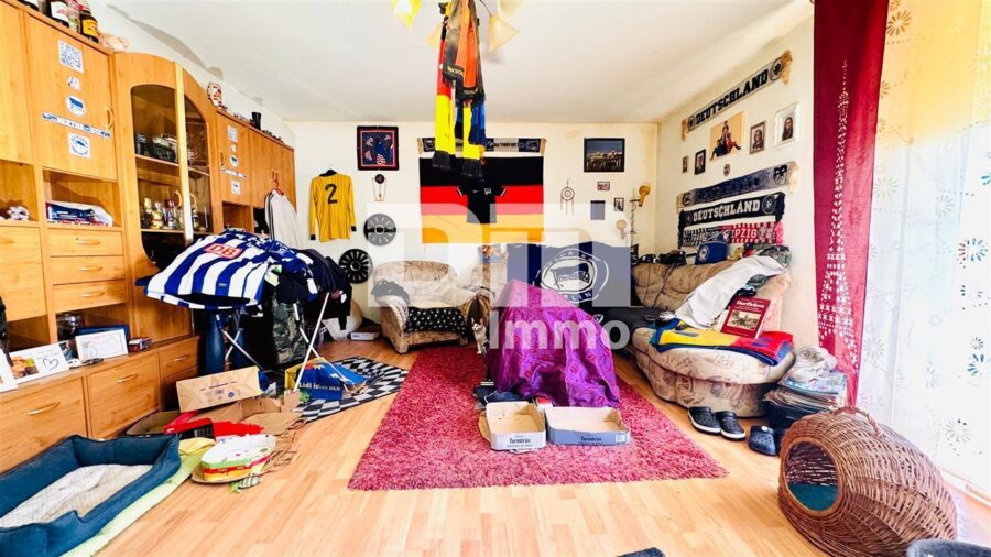 (R)eserviert!WE3 - Moderne Dreizimmerwohnung BJ 1991 mit sonnigem Balkon in zentraler Lage - Wohn / Esszimmer / Zugang Balkon